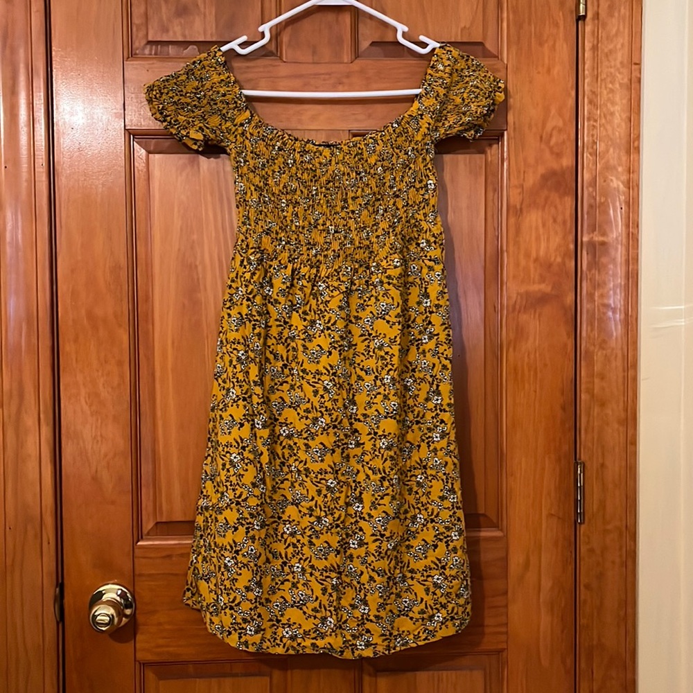 Short Yellow floral dress with elastic top